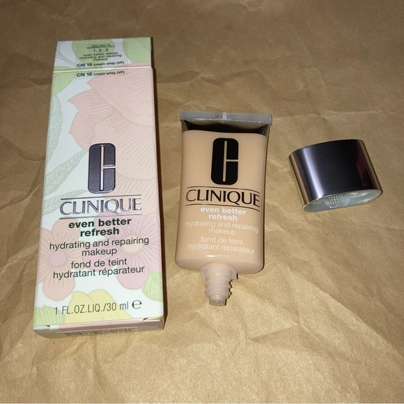 Clinique even better refresh hydrating and repairing makeup CN18 - Picture 1 of 3